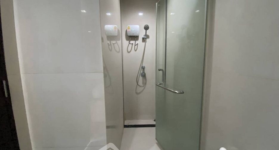 For rent 1 bed condo in Pathum Wan, Bangkok