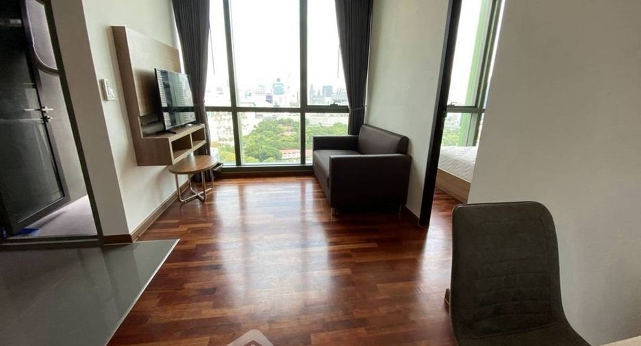 For rent 1 bed condo in Pathum Wan, Bangkok