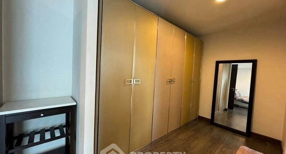 For rent 3 bedrooms condo in Khlong Toei, Bangkok