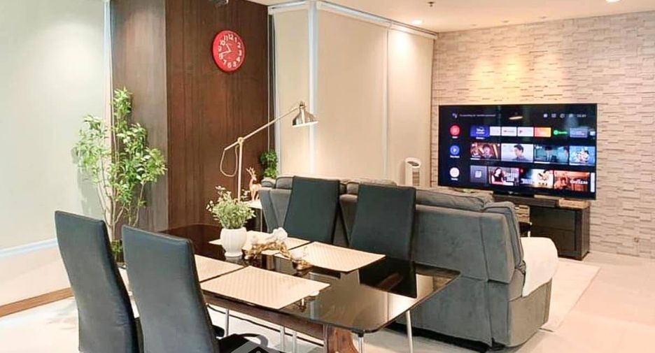 For rent 2 bedrooms condo in Watthana, Bangkok