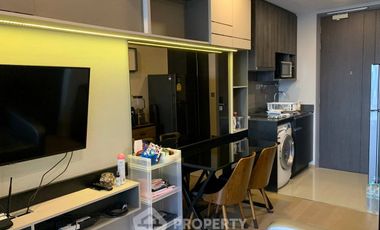 Wohnung zur Miete mit 1 Zimmer in Bang Rak, Bangkok