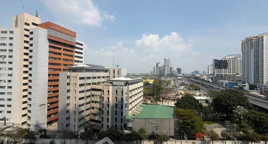 Wohnung zur Miete mit 1 Zimmer in Huai Khwang, Bangkok
