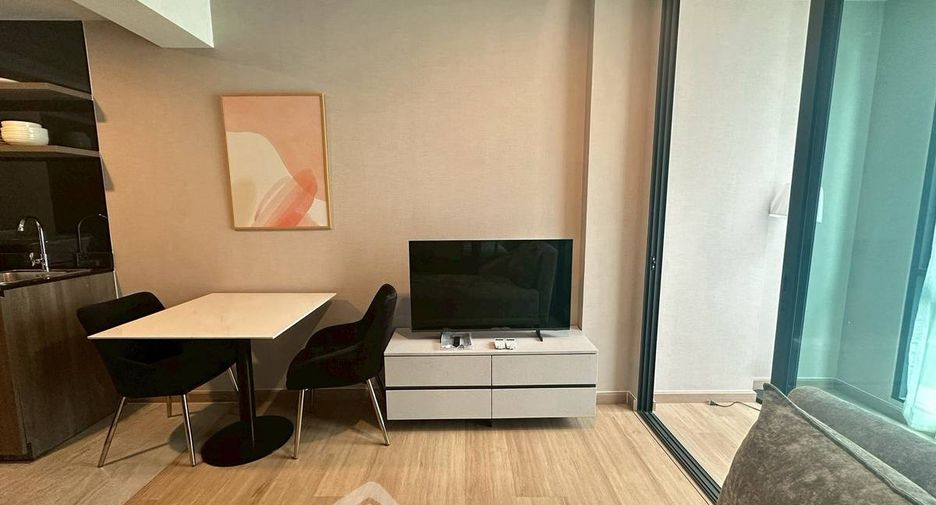 For rent 1 bed condo in Huai Khwang, Bangkok