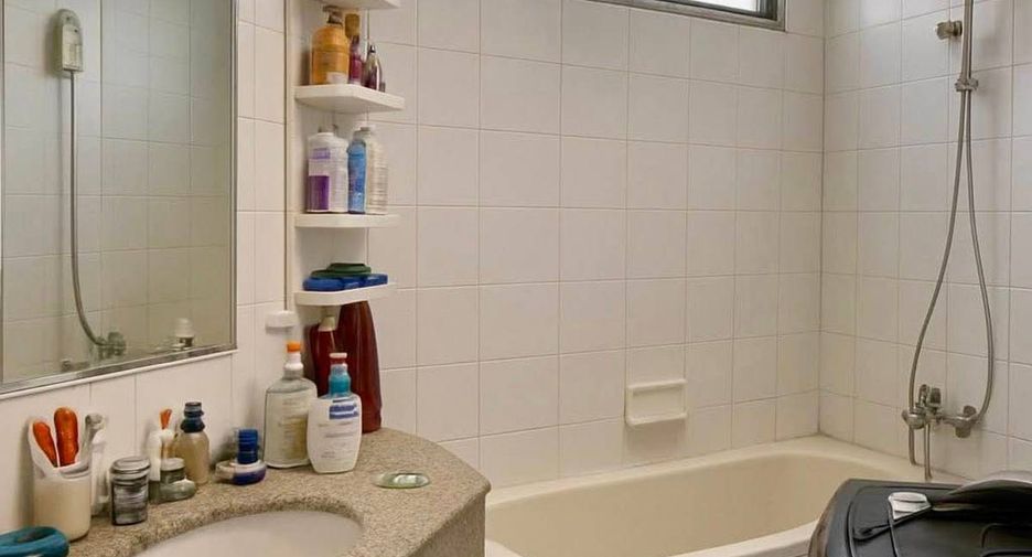 For rent 3 bedrooms condo in Watthana, Bangkok