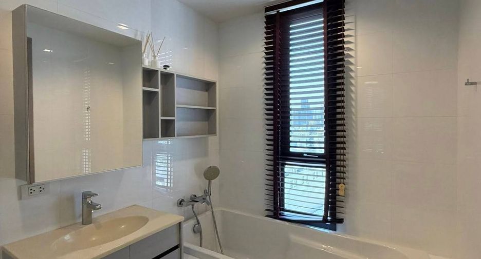 For rent 2 bedrooms condo in Watthana, Bangkok