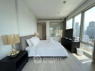 For rent 3 bedrooms condo in Pathum Wan, Bangkok