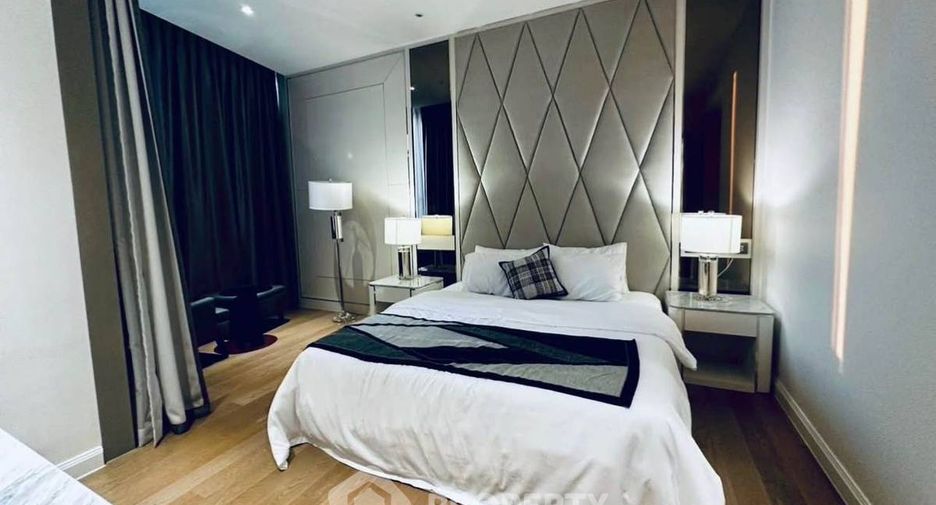 For rent 2 bedrooms condo in Khlong San, Bangkok