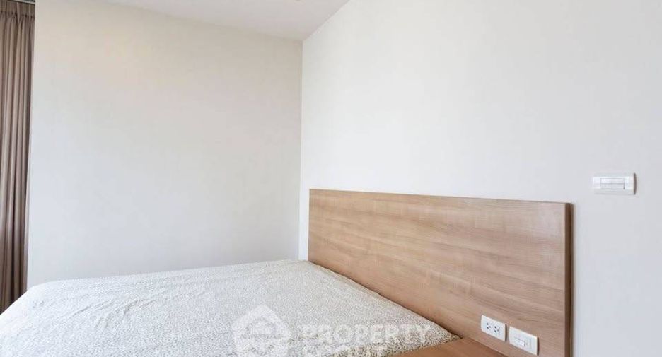 For rent 2 bedrooms condo in Phra Khanong, Bangkok