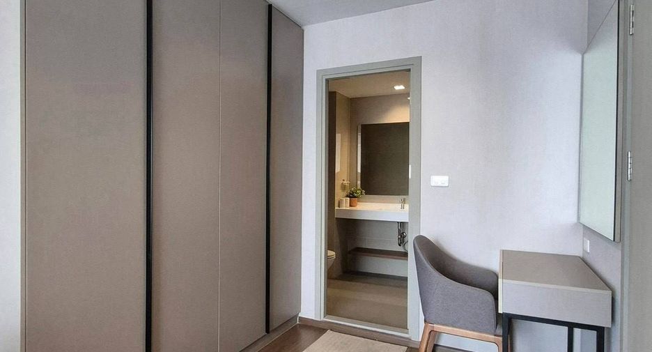For rent 2 bedrooms condo in Phra Khanong, Bangkok