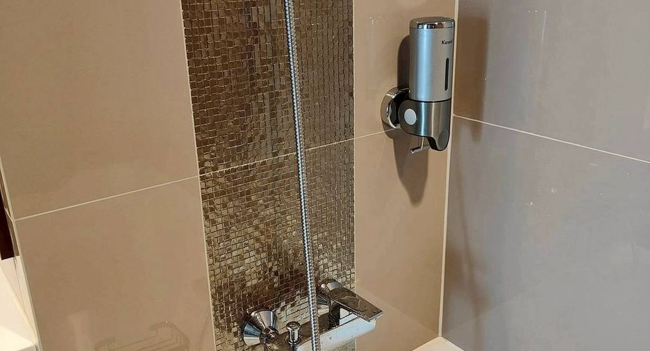 For rent 1 bed condo in Phra Khanong, Bangkok