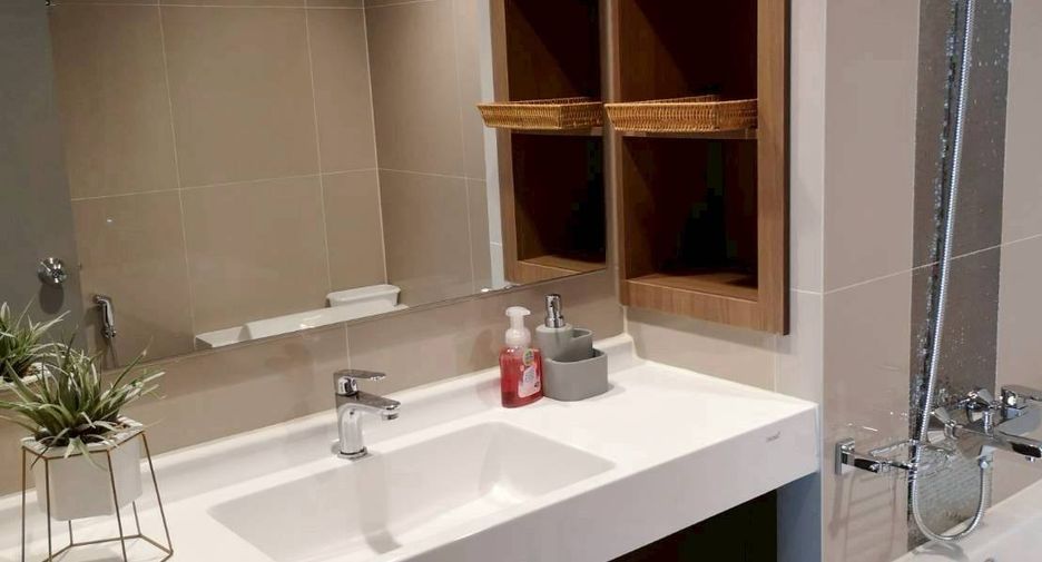 For rent 1 bed condo in Phra Khanong, Bangkok