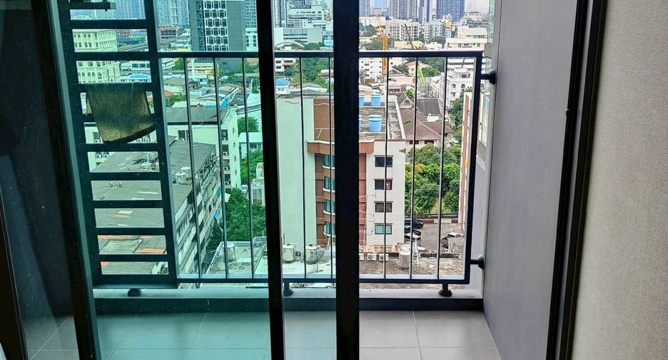 For rent 1 bed condo in Phra Khanong, Bangkok