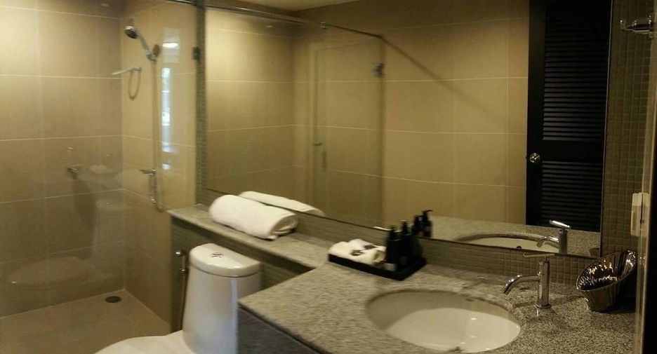 For rent 2 bedrooms condo in Phaya Thai, Bangkok