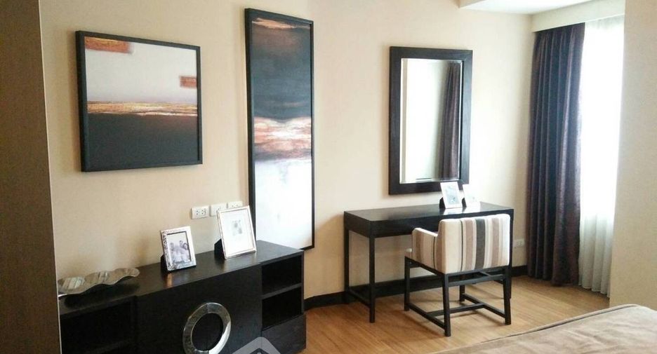 For rent 2 bedrooms condo in Phaya Thai, Bangkok