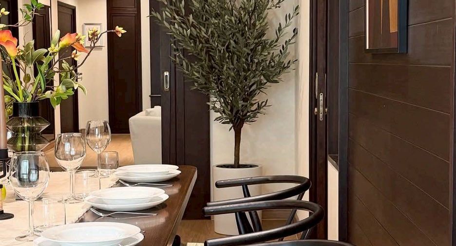 For rent 2 bedrooms condo in Sathon, Bangkok