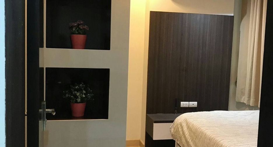 For rent 2 bedrooms condo in Pathum Wan, Bangkok
