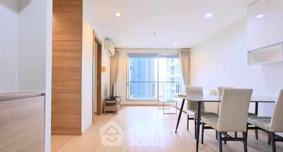 For rent 2 bedrooms condo in Huai Khwang, Bangkok