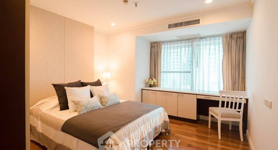 For rent 3 bedrooms condo in Khlong Toei, Bangkok