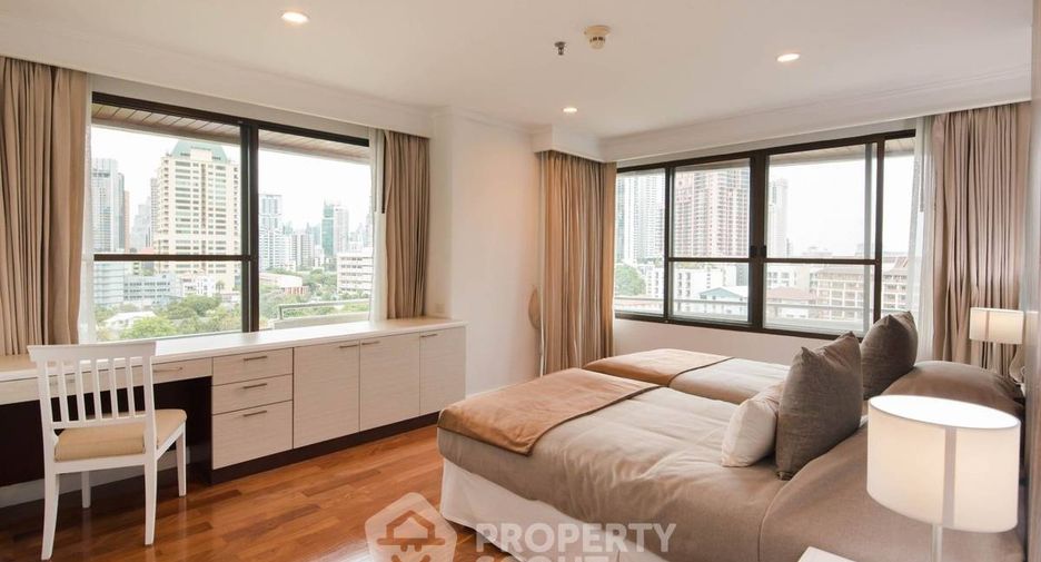For rent 3 bedrooms condo in Khlong Toei, Bangkok