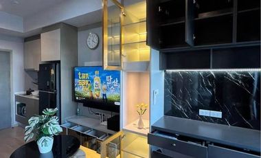 For rent 1 bed condo in Huai Khwang, Bangkok