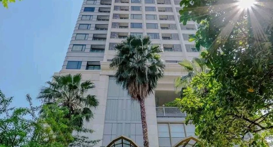 For rent 2 bedrooms condo in Watthana, Bangkok