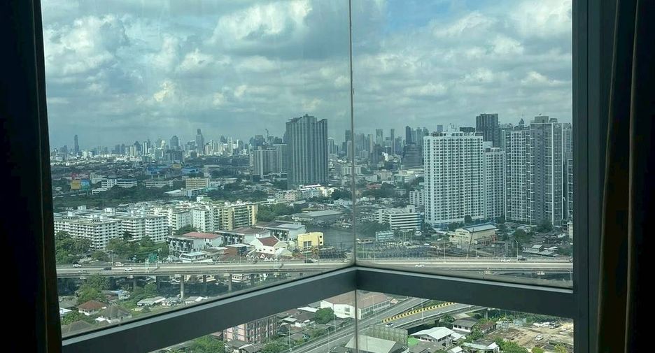Condo en alquiler de 2 habitaciones en Phra Khanong, Bangkok