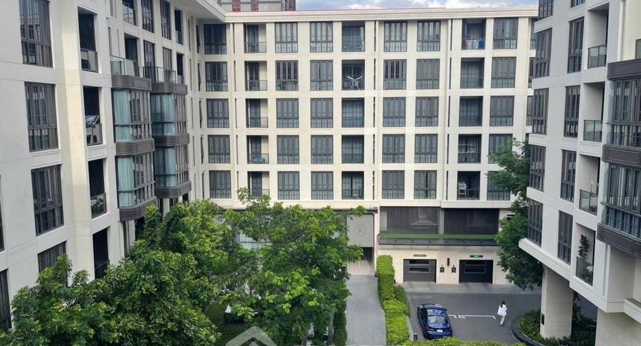 For rent 2 bedrooms condo in Watthana, Bangkok