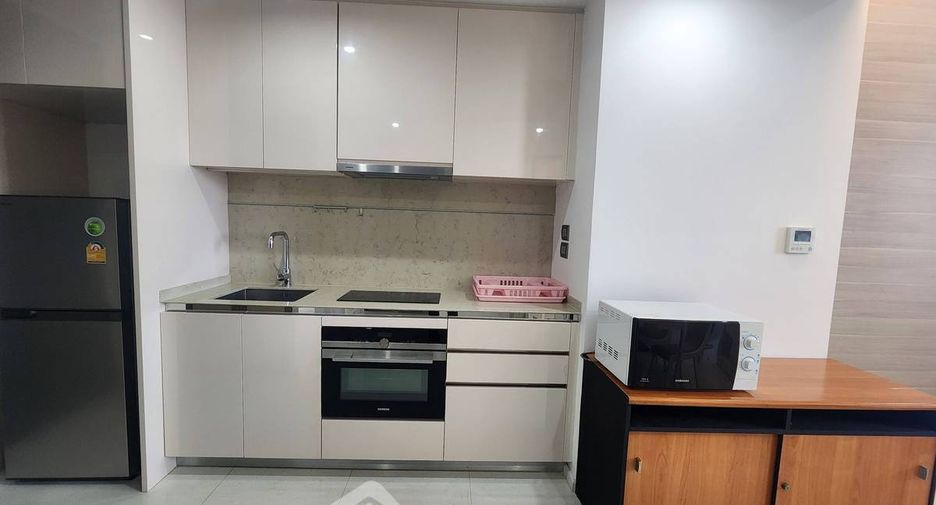 For rent 1 bed condo in Sathon, Bangkok