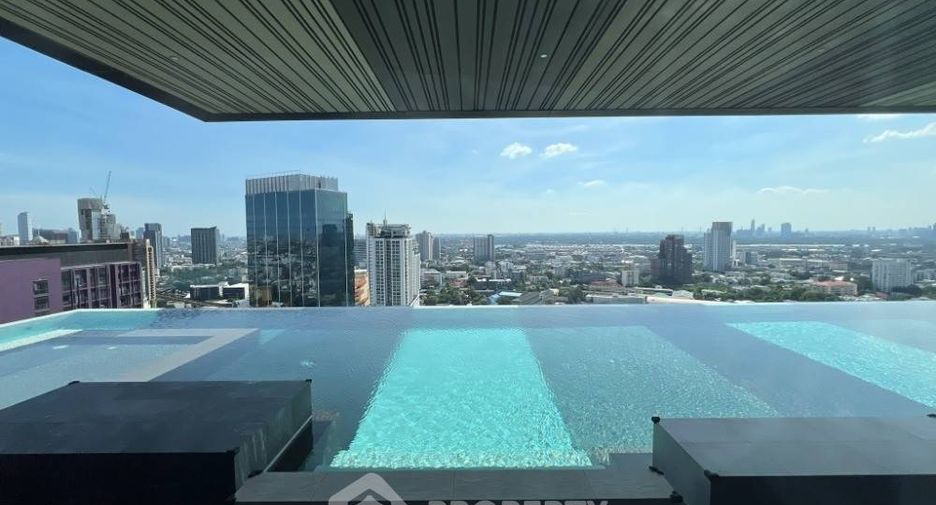 For rent 2 bedrooms condo in Watthana, Bangkok