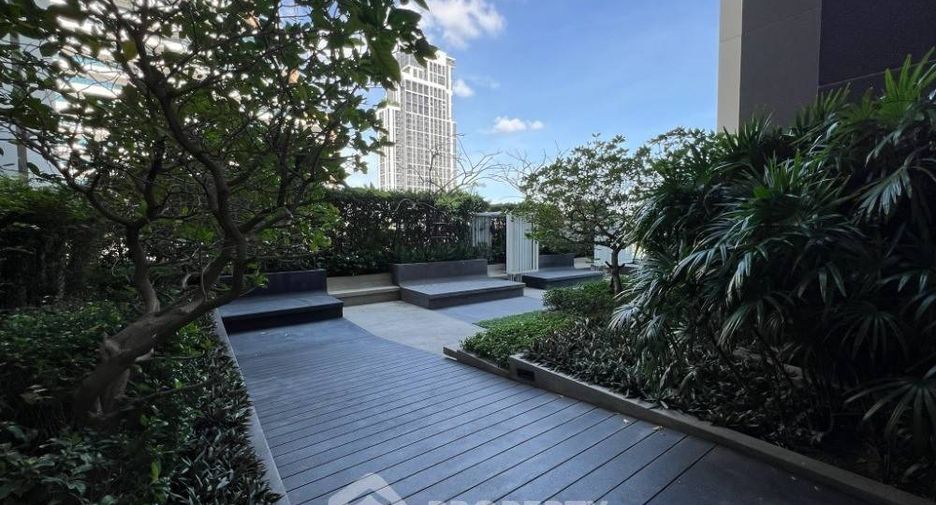 For rent 2 bedrooms condo in Watthana, Bangkok
