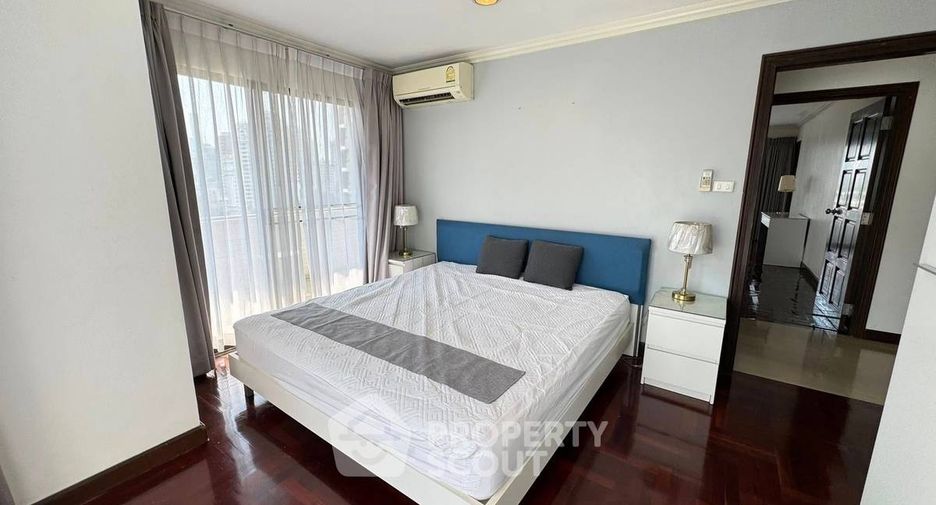 For rent 3 bedrooms condo in Watthana, Bangkok