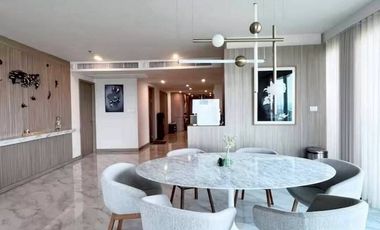 For rent 3 bedrooms condo in Yan Nawa, Bangkok