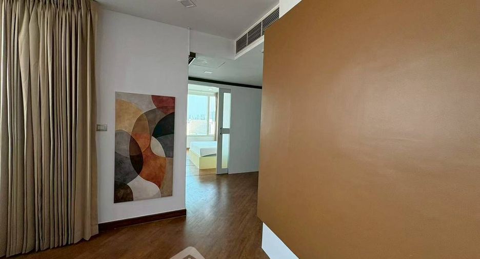 For rent 3 bedrooms condo in Bang Kho Laem, Bangkok