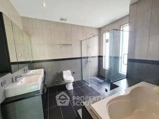 Villa en alquiler de 4 habitaciones en Bang Lamung, Chonburi