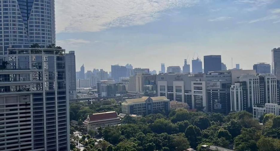 For rent 2 bedrooms condo in Pathum Wan, Bangkok