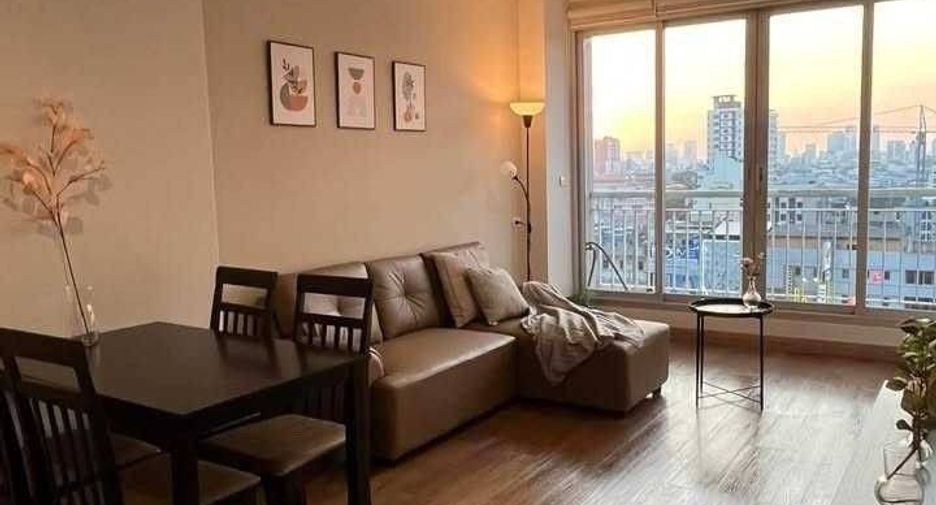 For rent 2 bedrooms condo in Huai Khwang, Bangkok
