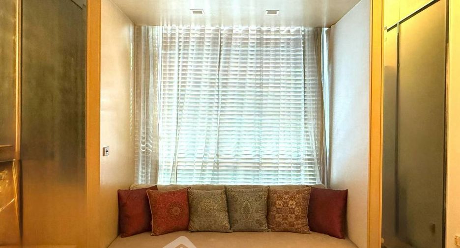 For rent 2 bedrooms condo in Pathum Wan, Bangkok