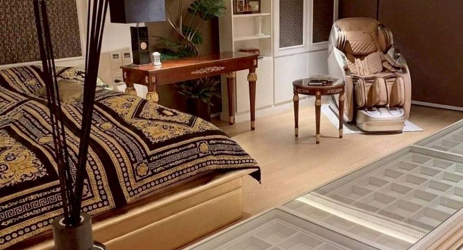 For rent 3 bedrooms condo in Pathum Wan, Bangkok