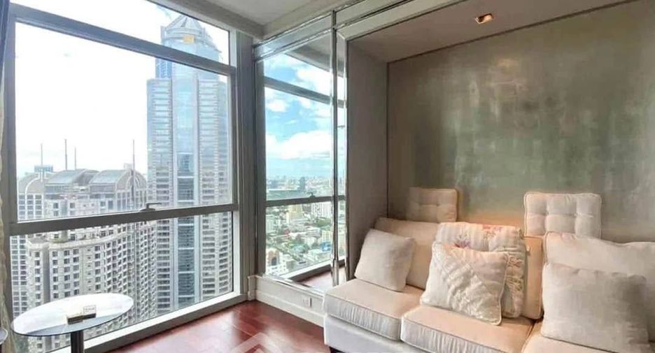 For rent 2 bedrooms condo in Pathum Wan, Bangkok