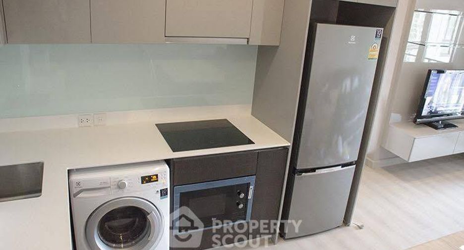 For rent 2 bedrooms condo in Phaya Thai, Bangkok