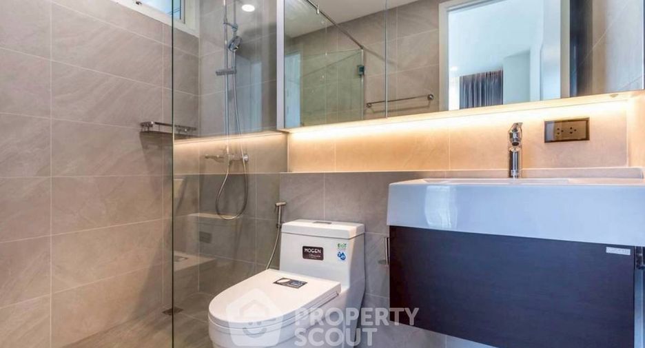 For rent 3 bedrooms condo in Khlong Toei, Bangkok