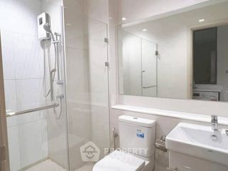 Wohnung zur Miete mit 1 Zimmer in Pathum Wan, Bangkok