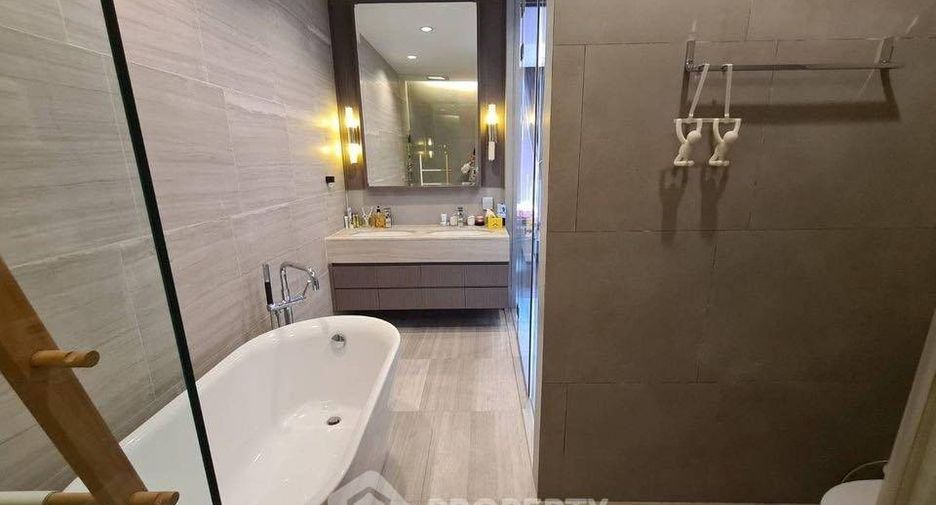 For rent 3 bedrooms condo in Sathon, Bangkok