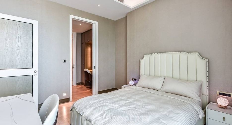 For rent 2 bedrooms condo in Khlong San, Bangkok