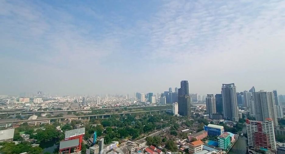 For rent 2 bedrooms condo in Pathum Wan, Bangkok