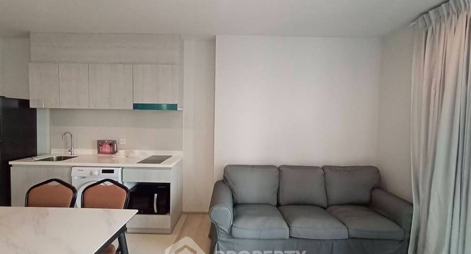 For rent 2 bedrooms condo in Pathum Wan, Bangkok