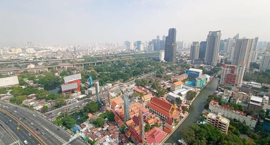 For rent 2 bedrooms condo in Pathum Wan, Bangkok