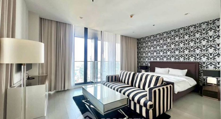 For rent 3 bedrooms condo in Pathum Wan, Bangkok