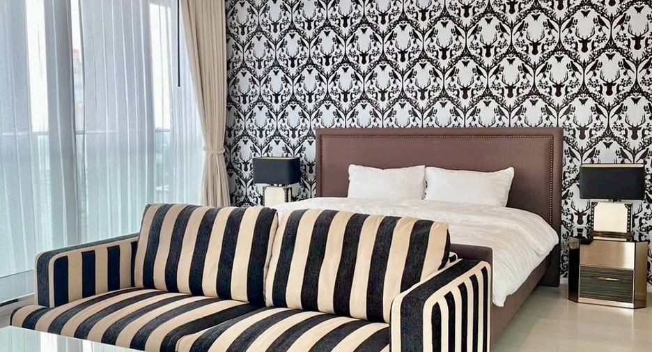 For rent 3 bedrooms condo in Pathum Wan, Bangkok