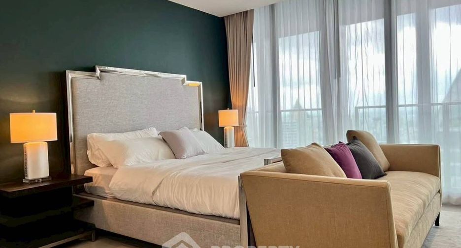 For rent 3 bedrooms condo in Pathum Wan, Bangkok